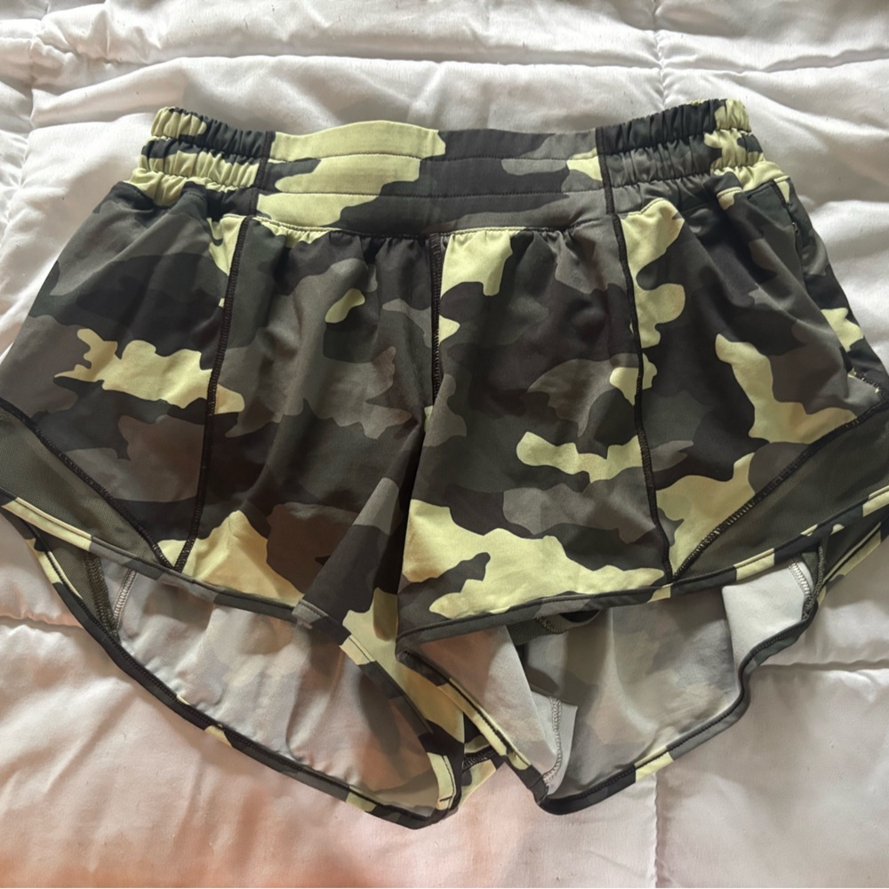 lululemon athletica Camouflage Women Shorts